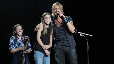 Keith Urban Brings Young Fan On Stage Edmonton Ab Youtube