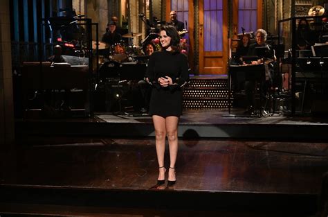 Selena Gomez Nails Miley Cyrus Impression Sings ‘barney Song During