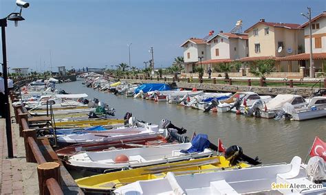 Didim ya da eski ismiyle yenihisar, aydın'ın turistik bir ilçesidir.doğuda muğla il sınırı, güllük körfezi ve akbük koyu, batıda ve güneyde ege denizi, kuzeyde bafa gölü ve menderes nehri ile sınırlanmış bir yarımada şeklindedir. Kuşadası Sevgi Plajı Aydın Kuşadası Plajlar SehirAlem.com