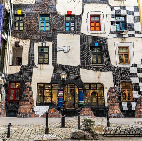 As is typical of hundertwasser's buildings, there are hardly any straight lines to be found here. 🇦🇹 kunst Haus Wien -> This is a museum designed by ...