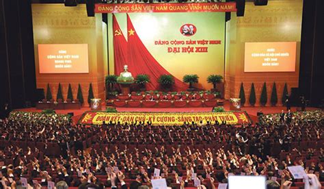 La Espina Roja Cita Comunista En Vietnam