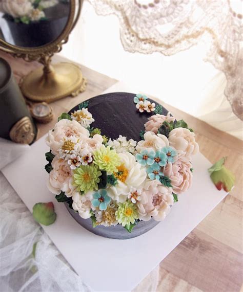 We would also like to say thank you for your nice review. Desire to make buttercream flower as beautiful as real ...