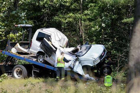 2 Dead In Crash On Us 31 In Muskegon County Tire Blamed