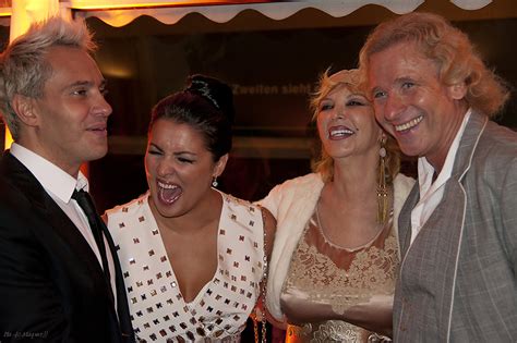 Den jüngeren muss man es vielleicht erklären: E.Schrott-A.Netrebko u,Thea-Thomas-Gottschalk Foto & Bild ...
