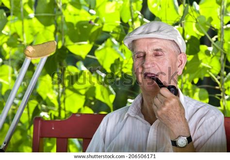 Old Man Smoking Pipe Smiling Park Stock Photo 206506171 Shutterstock