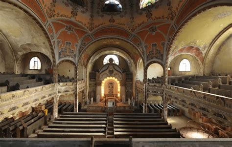 The Jakab And Komor Square Synagogue In Subotica Is A Hungarian Art