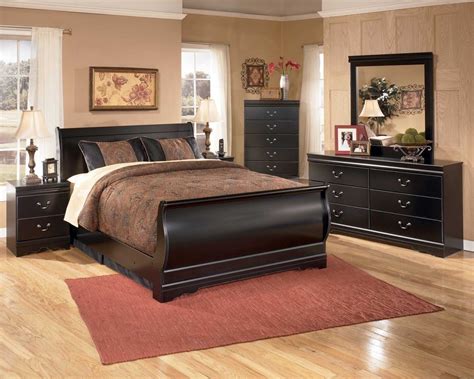 Customers can avail various types of bedroom sets which are available in different sizes and also made of different material. King Bedroom Sets Clearance - Home Furniture Design