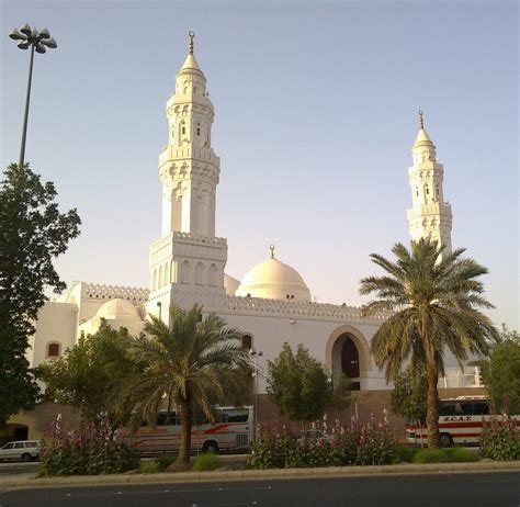 مسجد القبلتين بالمدينة المنورة | سائح
