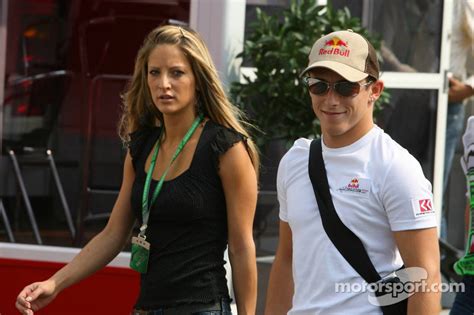 Le problème du moto gp, c'est qu'il est impossible pour les pilotes de s'entraîner avec leur moto de course. Christian Klien with his girlfriend at Italian GP