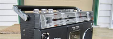 Gelar karya ini berlangsung pada tanggal 9, 10. Ion Street Rocker AM/FM Radio Cassette Recorder/Digital ...