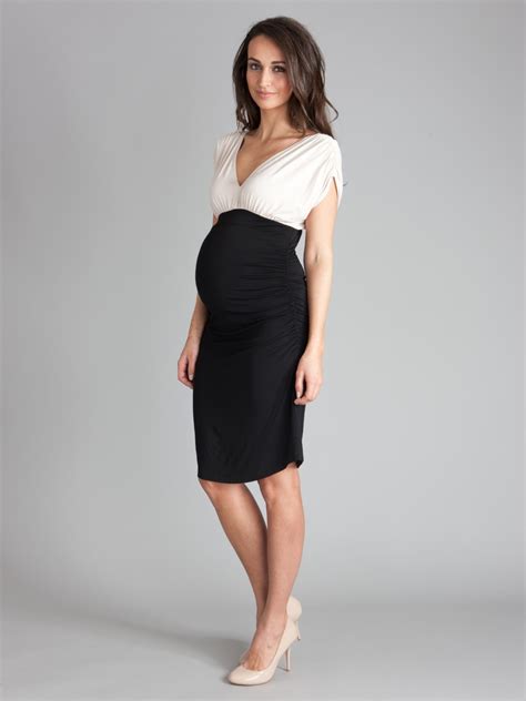 Trendy Maternity Clothes For The Summer
