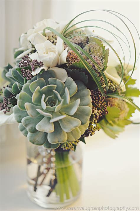 They're so easy to propagate that a small collection can grow much larger with a little bit of time and strategic snipping. 75 Cute Succulent Wedding Bouquets | Flower arrangements ...