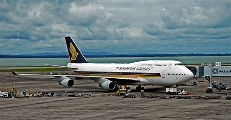 Filesingapore Airlines Sia 747 412 Wikimedia Commons