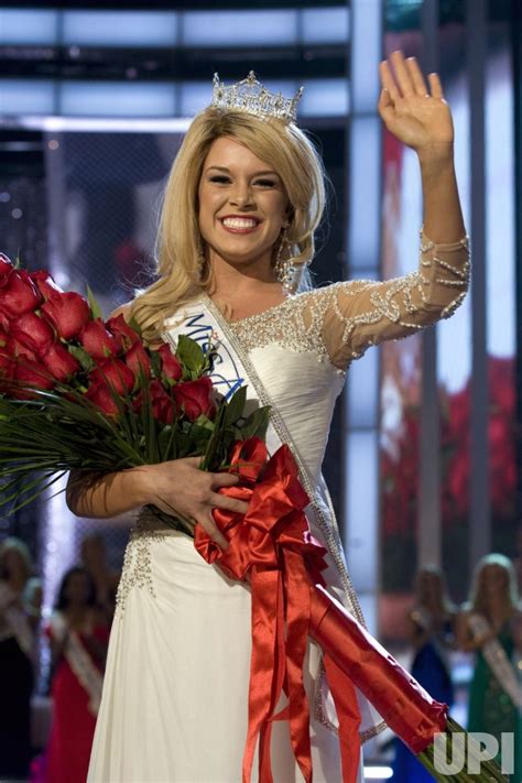 Photo Miss Nebraska Teresa Scanlan Is Crowned Miss America In Las