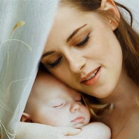 Beyond Twilight Kristen Stewart Pregnancy Rumors On The Loose