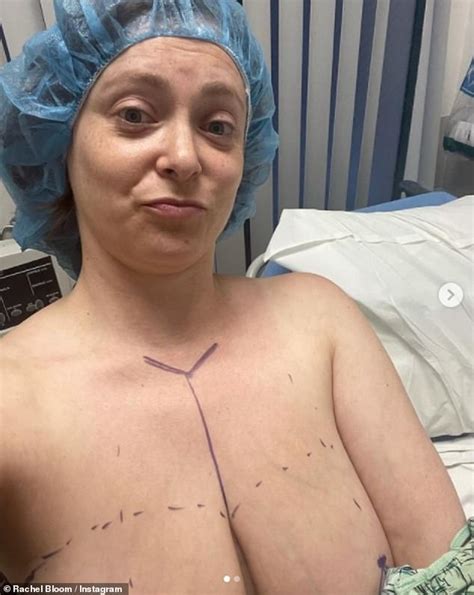 Crazy Ex Girlfriend Star Rachel Bloom Has A Breast Reduction On Her Dd Chest Duk News