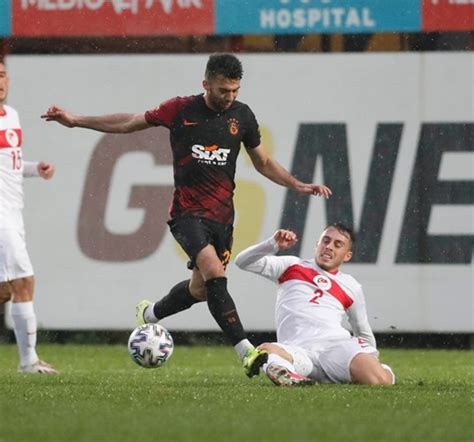 Galatasaray, i̇ngiltere'nin brentford ekibinde forma giyen genç futbolcu halil i̇brahim dervişoğlu'nu sezon konuna kadar kiraladı. Galatasaray ile Ümit Milli Takım Arasında Oynanan Hazırlık Maçının Marcao'nun Halil Dervişoğlu ...
