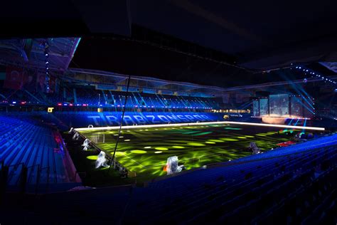 Denize dolgu olarak inşa edilmiş ve temelinde doğal çim kullanılmıştır. Şenol Güneş Spor Kompleksi Medical Park Stadyumu Açılış ...