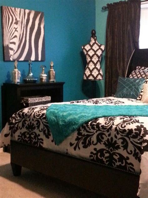 Blue bedrooms can be subtle and calming, or bold and energetic. Black and blue bedroom. | Small bedroom remodel, Master ...