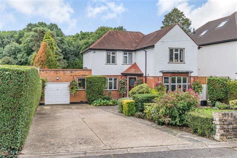 Cuckoo Hill Road Pinner Ha5 4 Bed Detached House £1500000