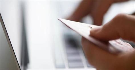For example, someone who is phishing might send you an email that looks like it's from your bank so that you'll give them information about your bank account. Phishing-Mails: Gefakte Amazon-Mails im Umlauf ...