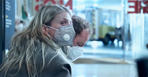 Oxygen Netflix Review The First Great Sci Fi Pandemic Movie