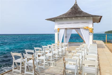 Caribbean Vacation Packages For Couples Couples ResortsÂ® Tower Isle