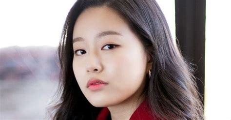 True beauty adalah drama korea terbaru bergenre komedi romantis yang menceritakan kisah im joo kyung (diperankan oleh moon ga young), yang merasa tidak percaya diri dengan penampilannya. Actress who gives off Black Pink Jennie's vibes ~ pannatic