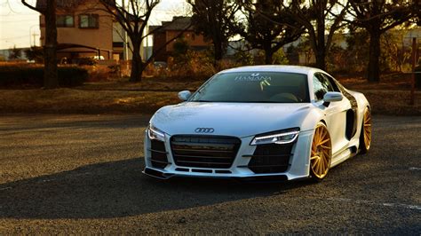 Fonds Décran Audi R8 Vue Blanche Avant De La Voiture Les Rayons Du