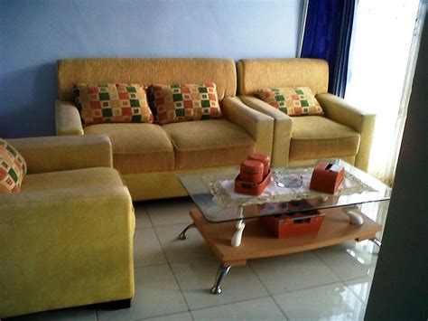 Berikut beberapa model gambar rumah minimalis sederhana namun mewah yang dapat menjadi pilihan tepat ketika membangun rumah. Gambar Rumah Minimalis Ruang Tamu Di Tengah - Desain Rumah ...