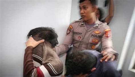 Shariah Court In Indonesia Sentences Gay Couple To Caning