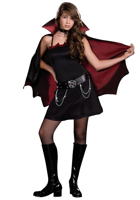 10 Stunning Vampire Costume Ideas For Women 2023