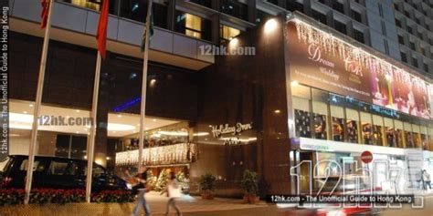 Additionally, a bar/lounge, a poolside bar, and a spa tub are onsite. Holiday Inn Golden Mile hotel, Tsim Sha Tsui, Hong Kong ...