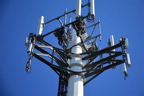 Torre móvil en vía principal