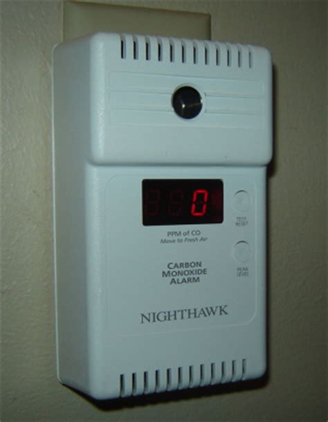 This carbon monoxide detector has a 10 year battery life and features a unique lcd electronic display. Carbon Monoxide
