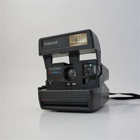 Polaroid Onestep Close Up 600 Instant Film Camera