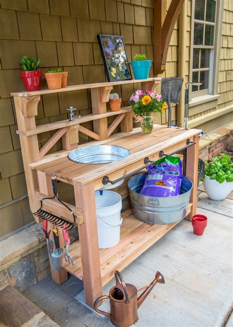 How To Make A Gardeners Potting Bench How Tos Diy