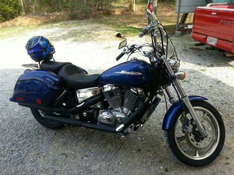 Meet the shadow spirit — a cruiser cut from the classic chopper style that looks good and rides even better. Buy 2004 Honda Shadow 1100 on 2040motos
