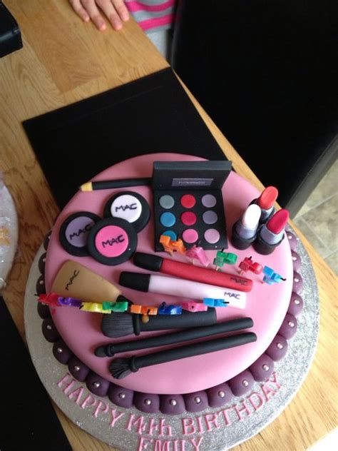 From a brunch party to a pink birthday party, birthday celebrations for girls can sometimes end up being more of a production. 35 Birthday Cakes For Her | Cake and Frosting | Pinterest ...