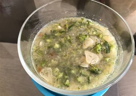 Coba dibikin sup dengan sayap ayam. Resep Sayur lobak putih mix brokoli mpasi 17m oleh Dina ...
