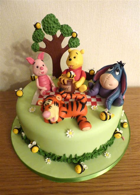 Perfect for a disney baby shower or 1st birthday party. Winnie the Pooh and Friends Picnic Birthday Cake « Susie's ...