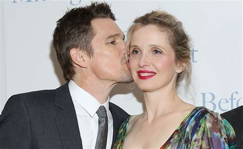 Doğduğunda annesi ve babası halen teksas üniversitesi'nde öğrenciydiler, ancak 3 yaşına. Julie Delpy revela que ela e Ethan Hawke não foram ...