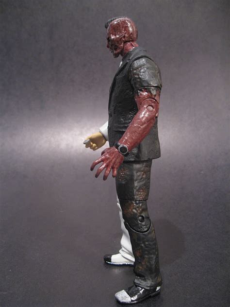 Whenever i go to the riddler trophies screen for (i think) amusement mile, it tells me the art is unlocked, but when i exit out to look at it, it's still locked. Action Toy Review: Batman Arkham City Action Figures - Two ...