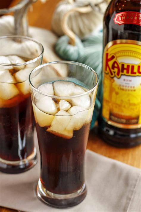A berry delicious way to stay hydrated. Kahlua and Club Soda in 2020 | Club soda, Kahlua, Fun drinks