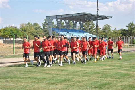 Sarayönü Belediyespor hazırlık maçında galip