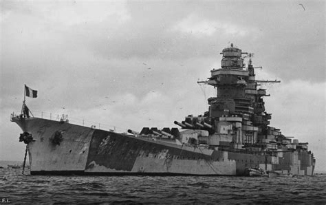 [1280x805] French battleship Richelieu sporting her measure 32 ...