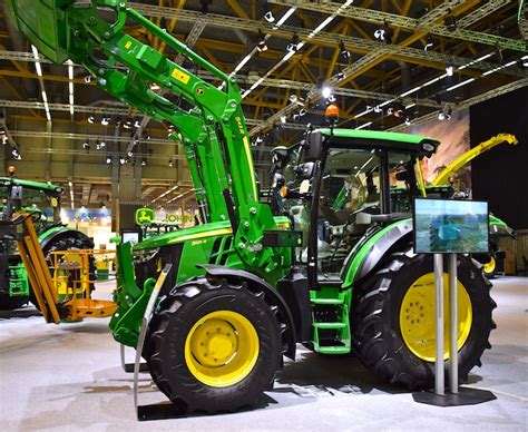 John Deere Al Via Il Tour Italiano Dei Nuovi 5r