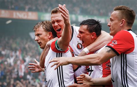 All information about the club, players, leagues and latest news. Feyenoord na hattrick Kuyt landskampioen - De Limburger