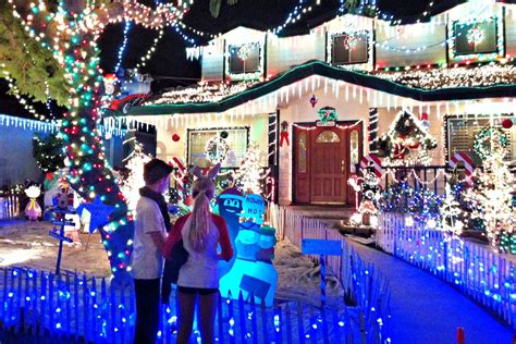 Best Christmas Light Displays And Christmas Lights On Houses In Los