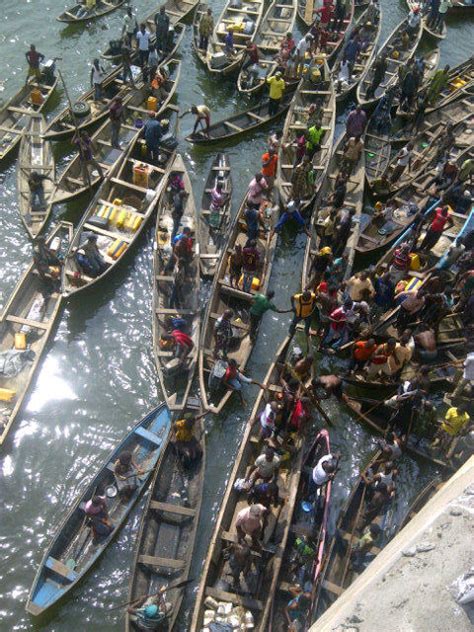 The lagoon front fountain which is located behind the university senate building is a popular site to visit for visitors. Toyota Sienna Car Fell Into Lagos Lagoon From Third ...